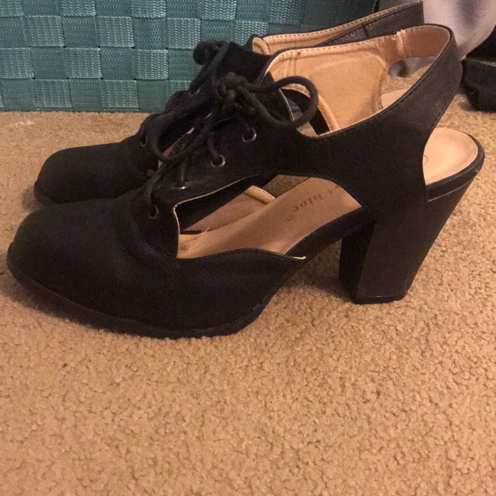 7.5 black heels